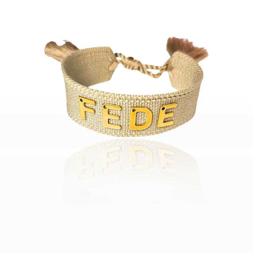 bracciale in filo colore crema personalizzato con nome colore oro/argento