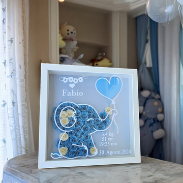 shadowbox bianco con elefante colore celeste personalizzata con nome, cornice 3d profonda. yennyslau store