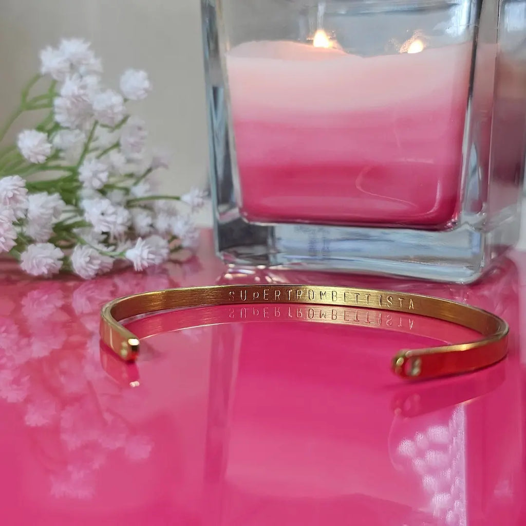 bracciale in acciaio inox colore oro personalizzato con dedica, entrambi lati, idea regalo personalizzato per donna, gruppo di amiche, dama donore