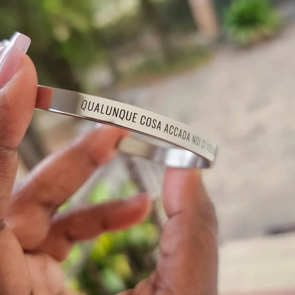 bracciale in acciaio inox color oro personalizzato con nome, frase, data su entrambi i lati. Regalo personalizzato donna e uomo per ogni occasione. Regalo con dedica.