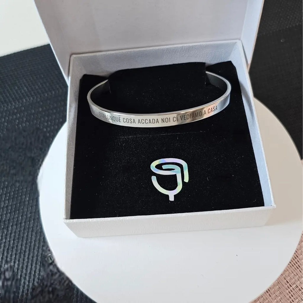 bracciale in acciaio inox color oro personalizzato con nome, frase, data su entrambi i lati. Regalo personalizzato donna e uomo per ogni occasione. Regalo elegante.
