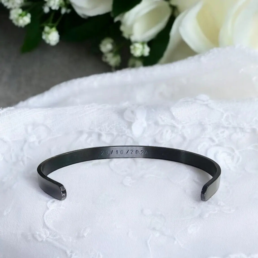 bracciale in accaio inox colore nero inciso a mano con nome, data o dedica, idea regalo personalizzato per ogni occasione, inciso su entrambi i lati