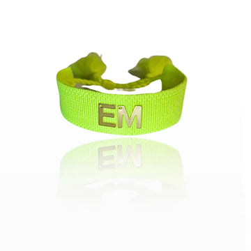 bracciale in filo giallo acceso personalizzato con nome in acciaio inox colore oro, regalo personalizzato per donna