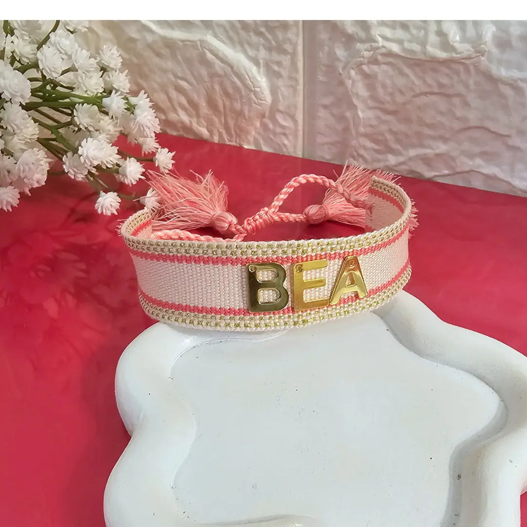 Bracciale rosa con bordi  e nome personalizzato in acciaio inox, idea regalo femminile elegante