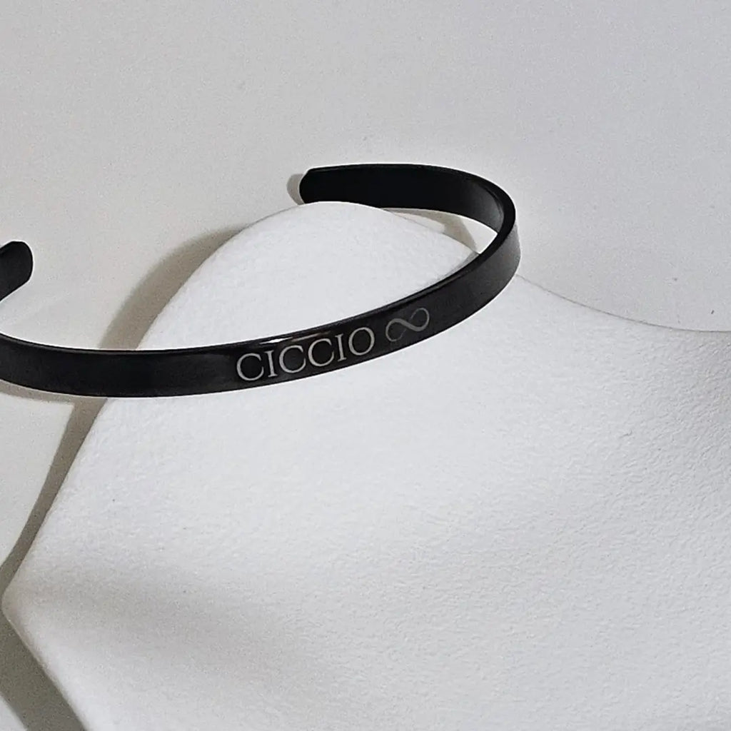 Bracciale in acciaio inox color nero personalizzato con nome, data, frase, testo. Regalo personalizzato per uomo pero ogni occasione: Festa del Papà, compleanno, anniversario,  San Valentino, Natale. Nome inciso al laser.