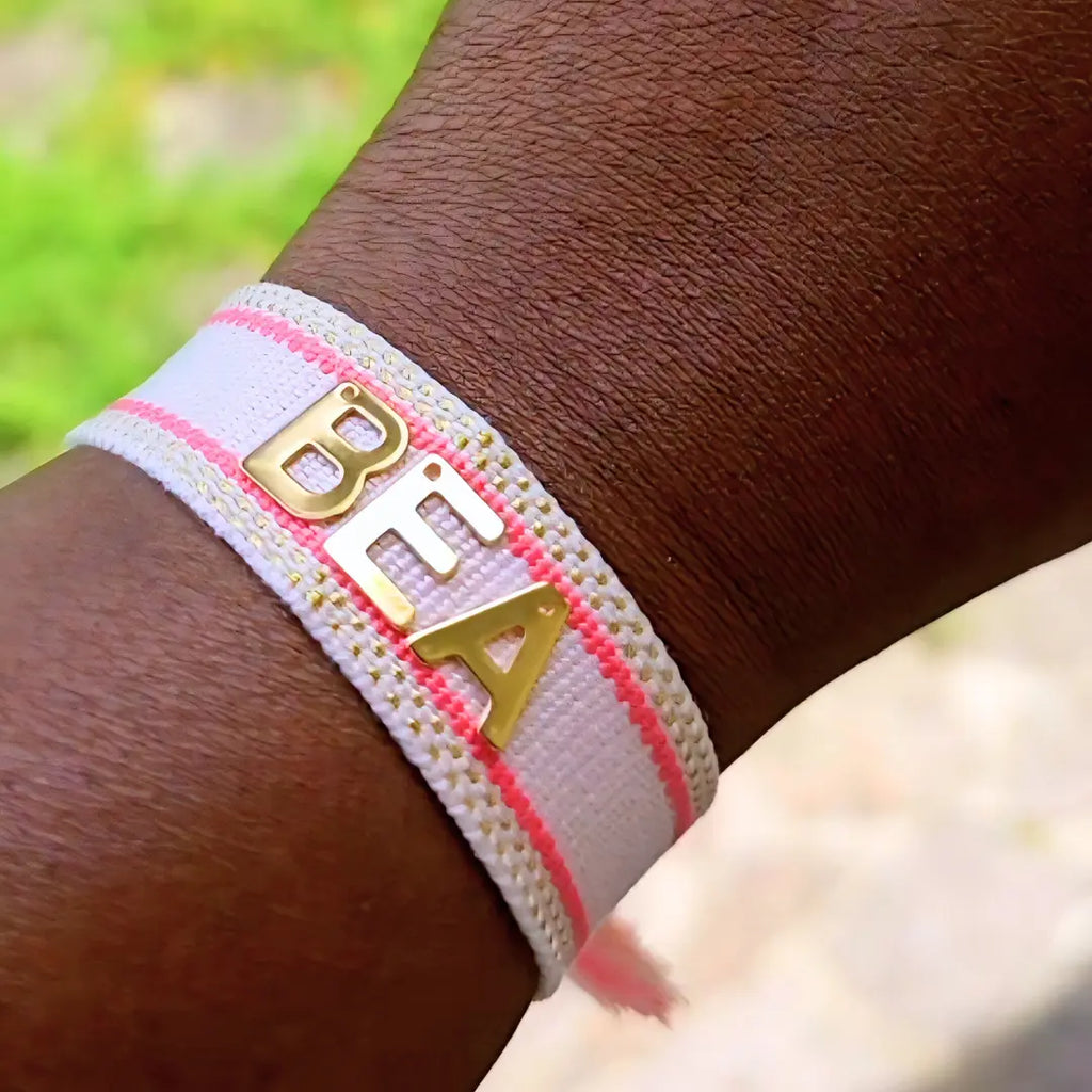 Bracciale rosa con bordi decorativi pesonalizzato con nome in acciaio inox idea regalo per ogni occasione