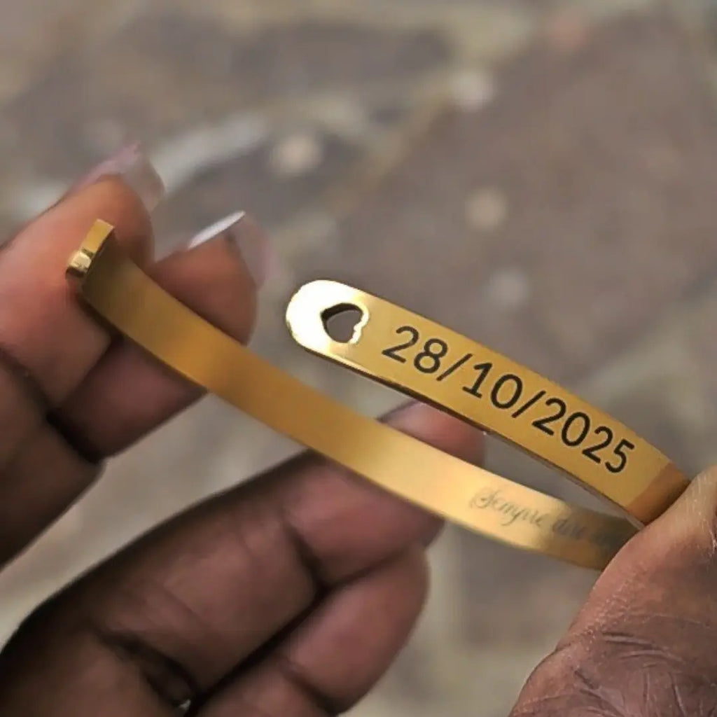 bracciale in acciaio inox color oro personalizzato con nome, frase, data su entrambi i lati. Regalo personalizzato donna e uomo per ogni occasione. Estremità personalizzate.