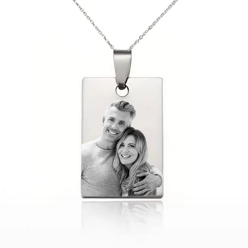 collana semplice in acciaio inox colore argento personalizzata con foto e dedica manoscritta. Regalo personalizzato per qualsiasi occasione,  anniversario, compleanno, Festa della Mamma, Festa del Papà, San Valentino, Natale.