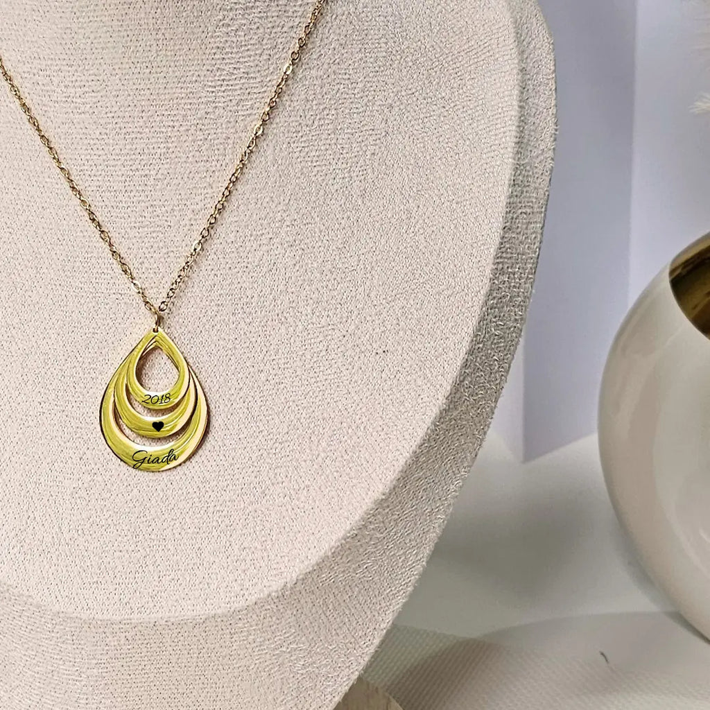 collana in acciaio inox colore oro stile goccia personalizzata con nome. Regalo personalizzato per donna per ogni occasione. Compleanno, Festa della Mamma, Anniversario, Natale. Regalo bello per donna.