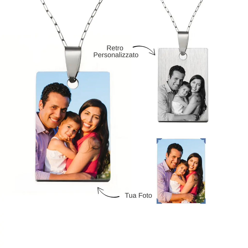 Collana cuadrata in acciaio inox colore argento personalizzata con foto vera e retro a scelta. Regalo personalizzato per qualsiasi occasione, per ricordare a chi non c'è più, anniversario, compleanno, Festa della Mamma, Festa del Papà, San Valentino, Natale. Inciso su entrambi i lati. Regalo elegante