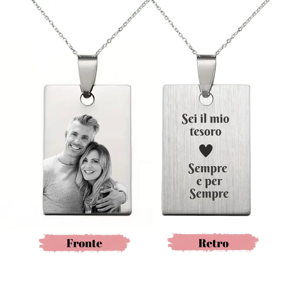 Collana semplice in acciaio inox colore argento personalizzata con foto e dedica incisa. Regalo personalizzato per qualsiasi occasione, per ricordare a chi non c'è più, anniversario, compleanno, Festa della Mamma, Festa del Papà, San Valentino, Natale. Inciso su entrambi i lati. Regalo elegante.