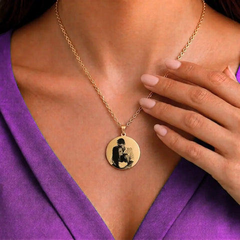 Collana Tonda Acciaio Oro - Foto incisa e Dedica gioiello personalizzato - Yennyslau Store